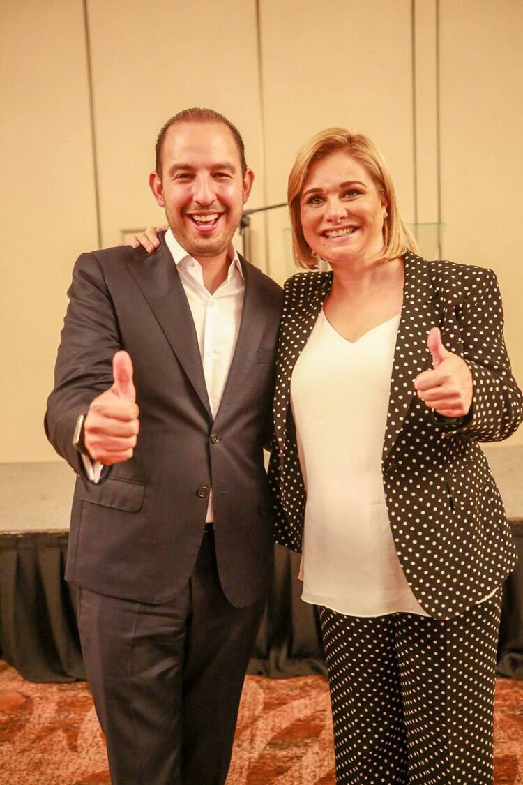 Maru Campos, de Chihuahua, acompañada por el presidente del PAN.