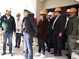 La gobernadora Delfina Gómez, revisa avances de la obra hospitalaria, ayer.