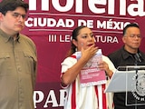 Diputados de Morena, ayer, en conferencia.