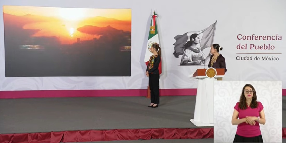 Claudia Sheinbaum junto a la titular de Turismo federal este viernes en Palacio Nacional.