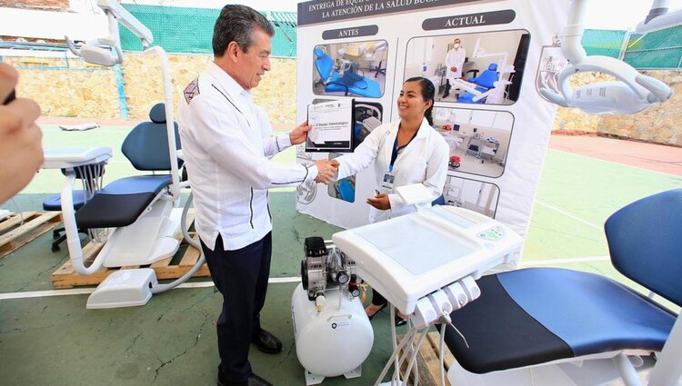 El mandatario destacó la importancia de contar con los servicios que permitan fortalecer el cuidado de la salud bucal.