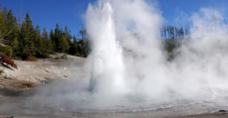 Echinus, el géiser ácido más grande