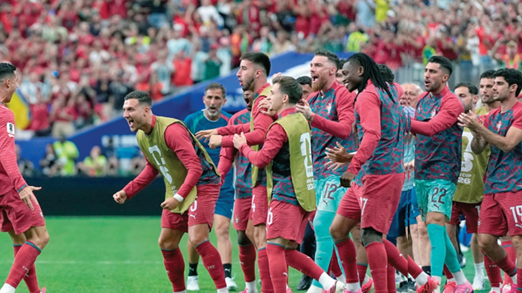 CRISTIANO RONALDO celebra uno de sus goles ante Uzbekistán, el 23 de junio.