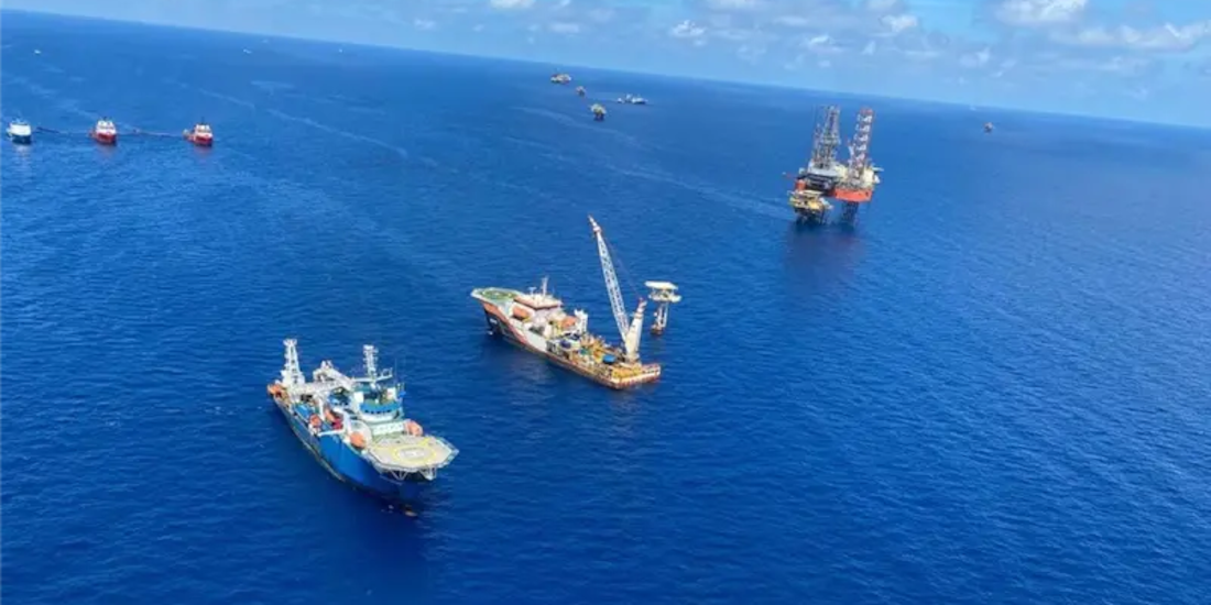 Pemex atiende fuga en plataformas cercanas a Ciudad del Carmen, Campeche.