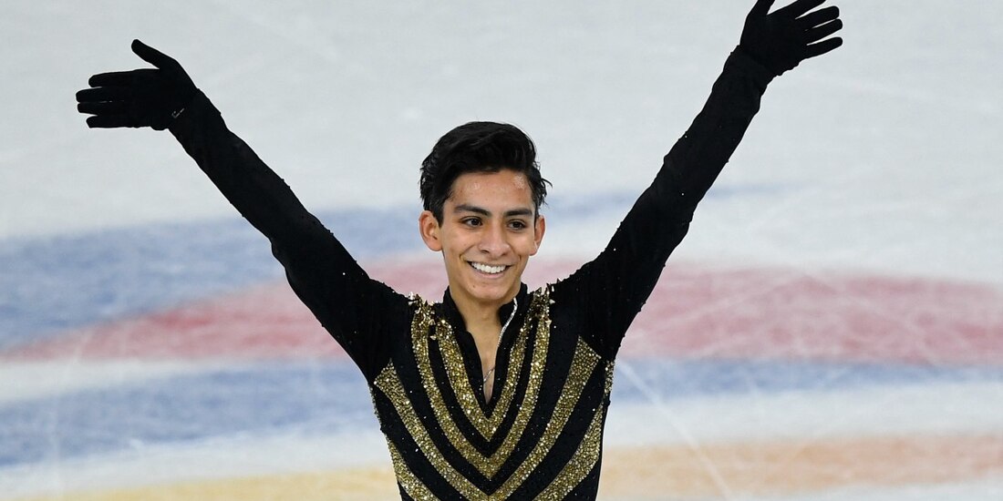 Donovan Carrillo en su participación de patinaje artístico.