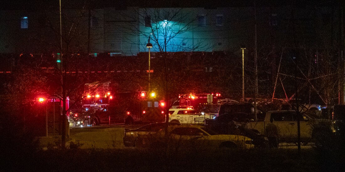 La escena fuera de una instalación de FedEx en Indianápolis,