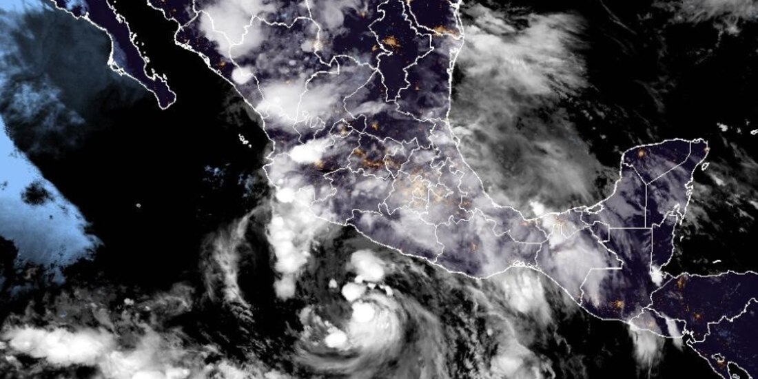 Dos tormentas tropicales, "Barry" y "Flossie", afectan a México.