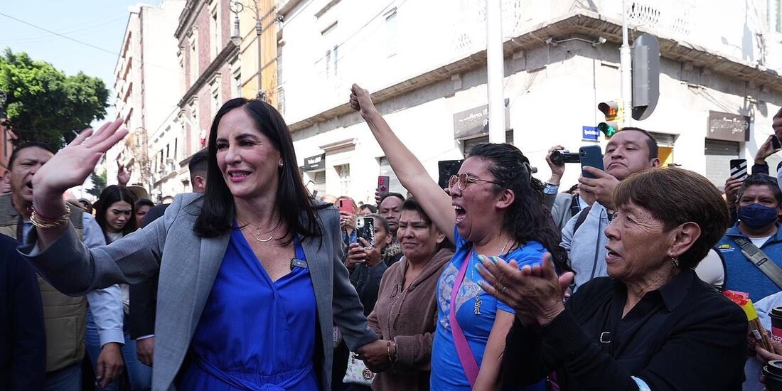 Lía Limón a su llegada al Centro Histórico.
