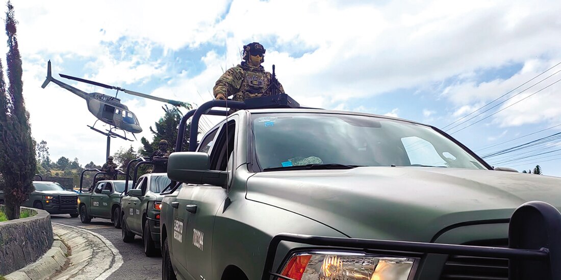 Elementos del Ejército mexicano, al llegar ayer a Michoacán
