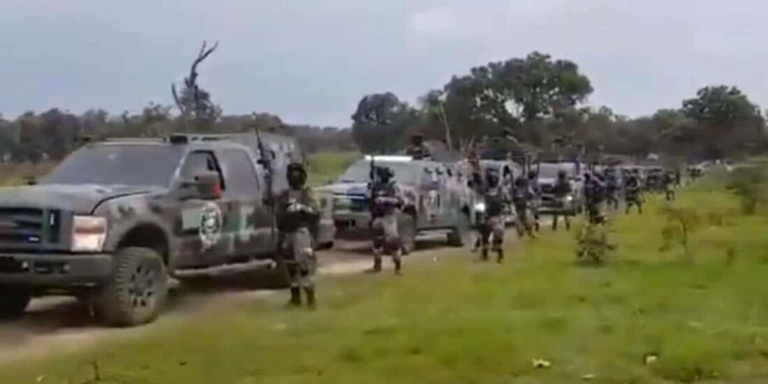 En videos, se ve a gente con armas de grueso calibre mostrando su apoyo al líder del CJNG.