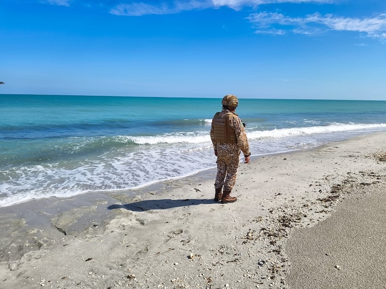 Pemex descarta llegada de hidrocarburo a línea de costa de Ciudad del Carmen, Campeche.