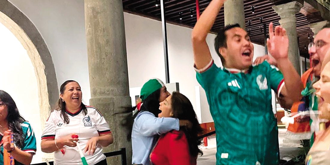 FANÁTICOS, ayer, antes del partido.