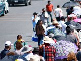 Los adultos mayores debieron esperar hasta siete horas para ser inmunizados contra COVID-19 en Ecatepec.