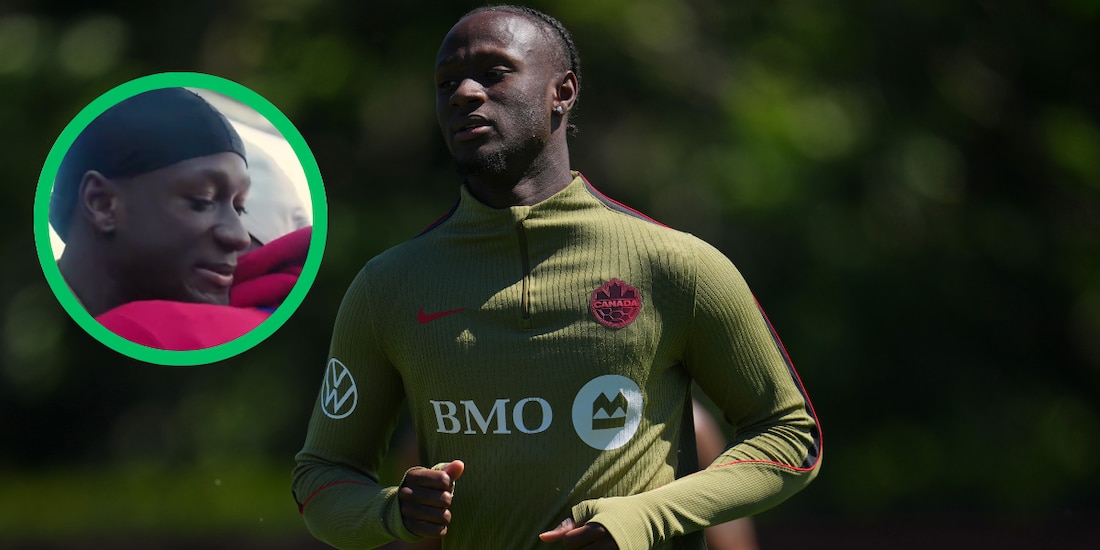Los jugadores de Canadá le dieron un gran recibimiento a Ismaël Koné tras la operación a la que se sometió.