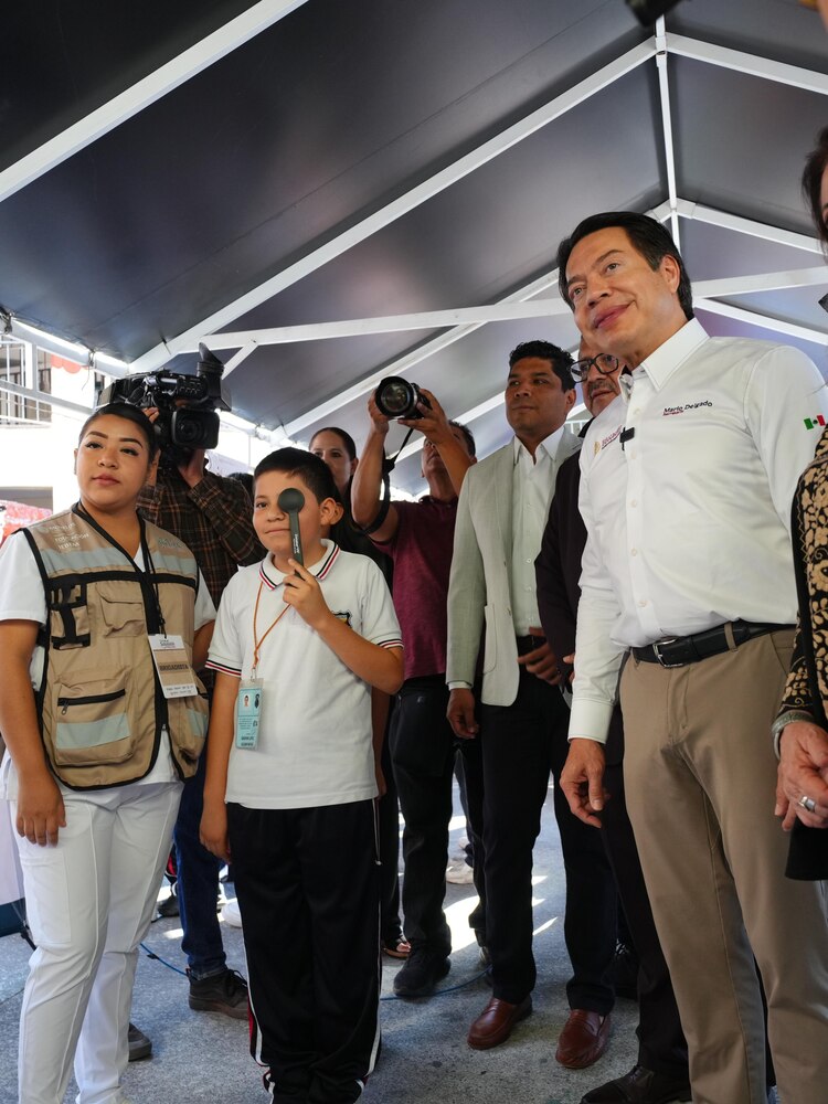Mario Delgado, secretario de Educación Pública, detalló la segunda etapa de la estrategia nacional "Vive saludable, vive feliz" en la reunión interinstitucional.