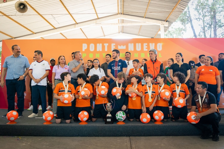 Además de los campos deportivos, la administración estatal anunció la construcción de 30 nuevas escuelas y cinco preparatorias este año.
