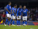 Jugadores de Cruz Azul, durante su partido contra el León en el Estadio Azteca, el pasado 3 de noviembre.