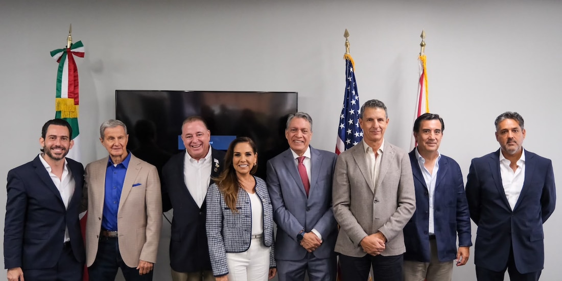 La Gobernadora de Quintana Roo con integrantes de Orlando Chamber of Commerce.