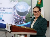 La presidenta municipal Azucena Cisneros Coss supervisó el funcionamiento de los equipos que bombean el recurso hacia las comunidades del oriente.