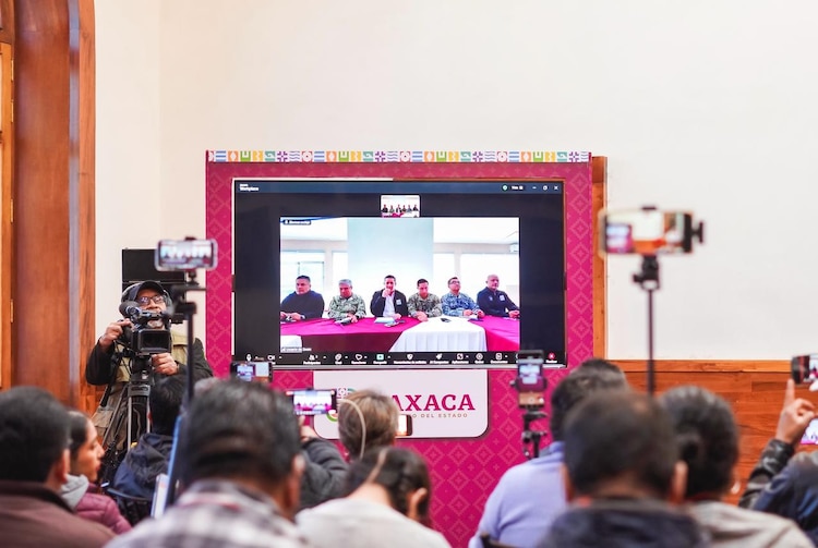 Integrantes de la Mesa de Seguridad de Oaxaca coordinan esfuerzos tras los recientes operativos contra la delincuencia.