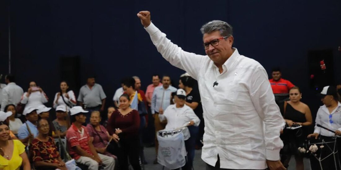 El senador con licencia, en Tepic, ayer.