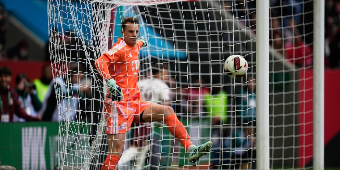 Manuel Neuer cometió un terrible error que terminó en gol en contra del Bayern Múnich.