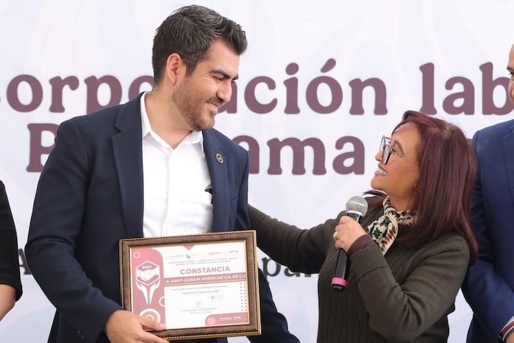 Beneficiarios del programa estatal celebraron su incorporación formal a centros de trabajo locales tras concluir su periodo de capacitación técnica.