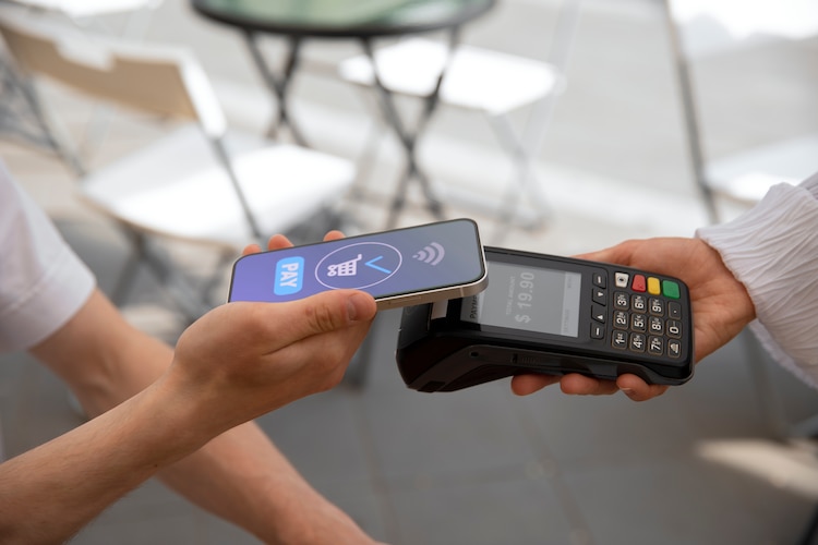 Bancos implementan la tecnología NFC para retiro de efectivo