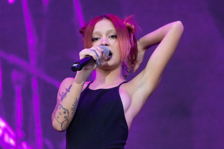 La trapera argentina Taichu comienza a prender el segundo día del AXE Ceremonia. Impresionó con su espectáculo