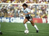 Diego Armando Maradona en un partido con la Selección de Argentina.