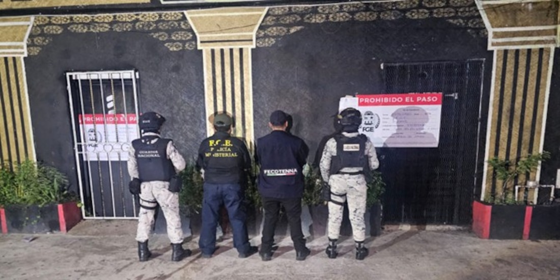 Autoridades rescataron a 33 mujeres en operativos contra la trata en bares de Benito Juárez, Quintana Roo.