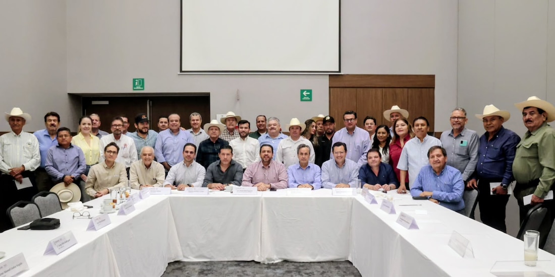 Representantes de sectores productivos en Sinaloa.