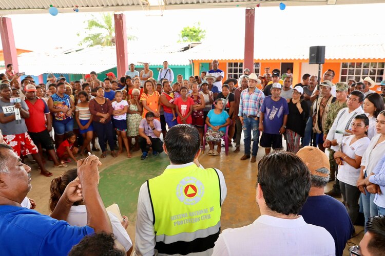 La Federación y el Gobierno de Oaxaca suman esfuerzos para ayudar a los damnificados en la región Costa.