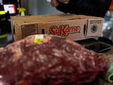 SuKarne, el mayor exportador de carne en México, analiza su venta por 2 mil mdd, afirma Reuters.