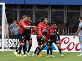 Jugadores del Atlas festejan su gol contra New York City, anoche.