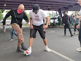 Aspecto de una reta "anti-FIFA" en las inmediaciones del Estadio Banorte.