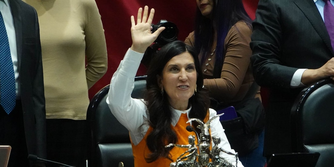 La presidenta de la mesa directiva, Kenia López Rabadán