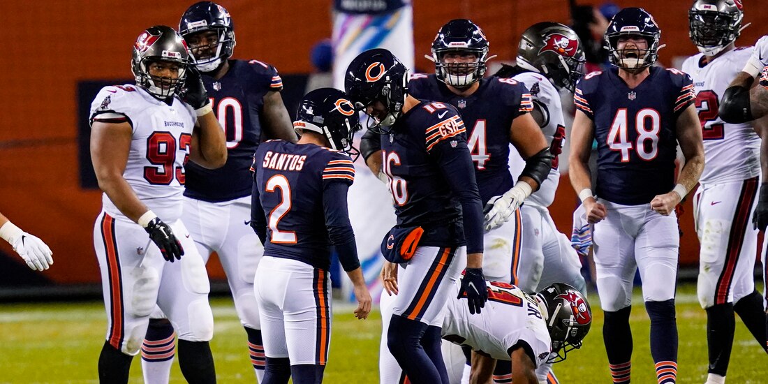 Jugadores de los Bears durante su partido del jueves pasado contra Buccaneers.