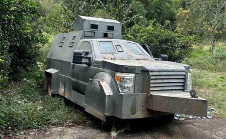 Vehículo tipo monstruo decomisado en Chiapas, cerca de la frontera con Guatemala.