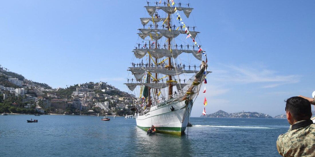 El Buque Escuela Velero Cuauhtémoc arribó a Acapulco.