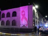 Huixquilucan se ilumina de rosa para hacer conciencia contra el cáncer de mama.