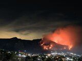 Incendio forestal en el paraje conocido como "Los Corredores", en el cerro del Tepozteco.