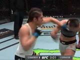 Una acción del combate entre Alexa Grasso y Maycee Barber, UFC 258