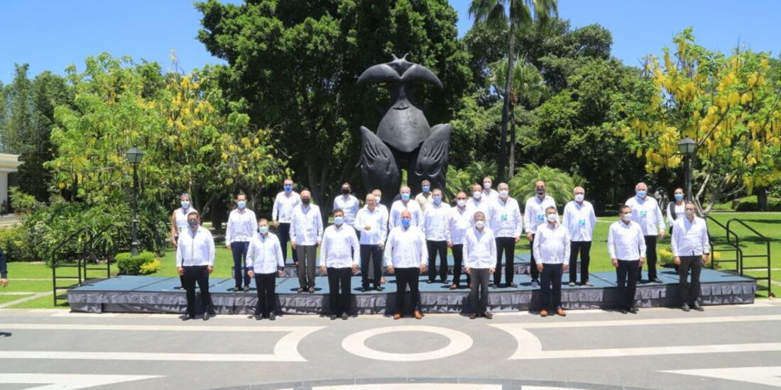 Gobernadores acuerdan estrategia de combate a la epidemia y reactivación económica.