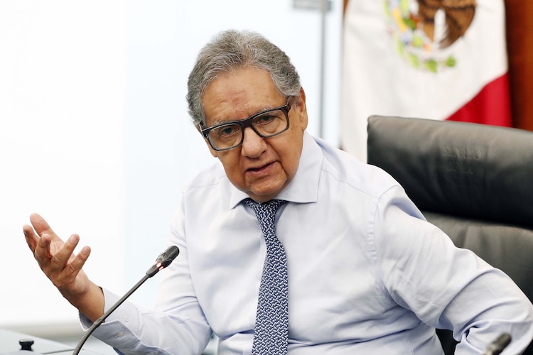 El presidente del Senado, Higinio Martínez Miranda, en conferencia de prensa el 19 de octubre de 2026.