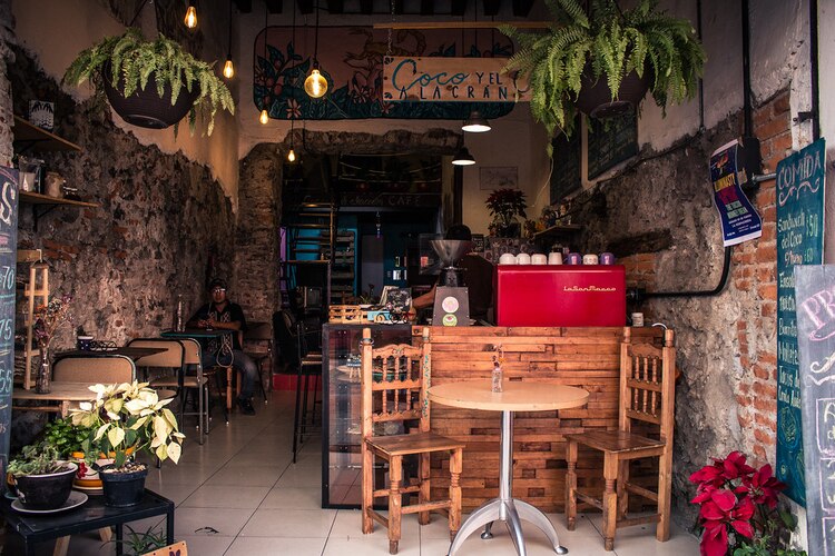 Las cafeterías con espacios abiertos son donde más operan los delincuentes.