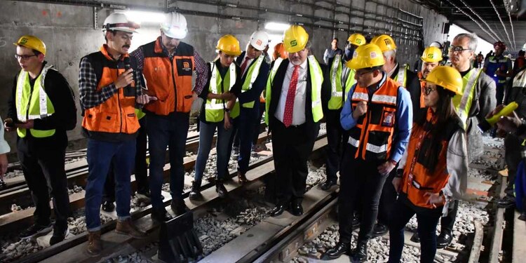 Los asistentes también recorrieron las vías de la renovada Línea 1.