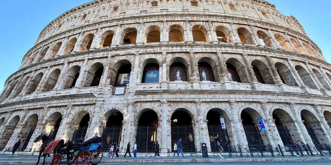El Coliseo, visto desde su mitad mejor conservada.