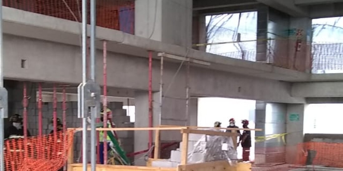 Obra en construcción sobre Insurgentes