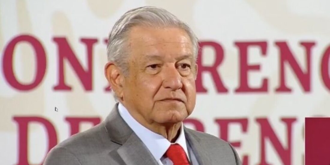 Andrés Manuel López Obrador (AMLO), en su mañanera del 22 de octubre, contestando diversos temas.